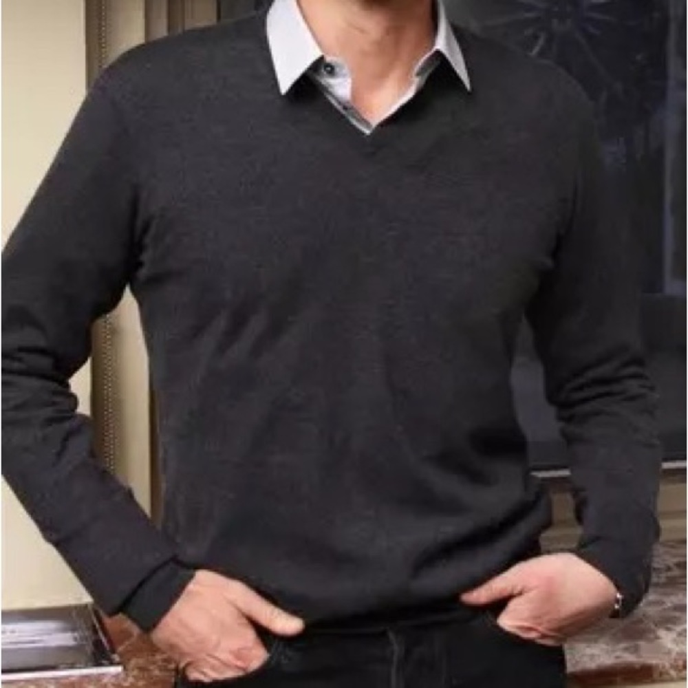 Hugo Boss v-neck sweater slim fit 100% extra fine merino wool